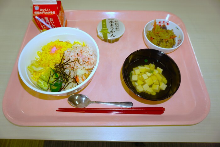 ひな祭りの昼食、ちらし寿司