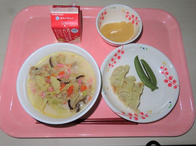 ①	デイケアあがの　昼食のちゃんぽんもとても美味しいと大人気です。