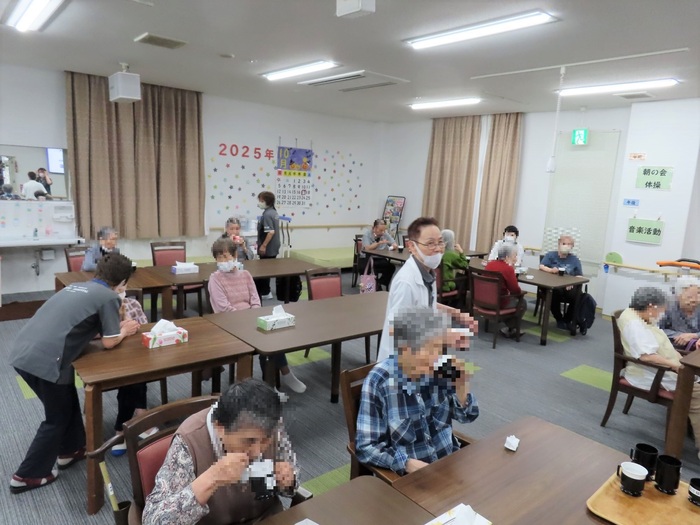 活動の合間に、お茶休憩。一息つきます。