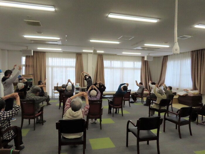 みんなで、定番の「ストレッチ体操」